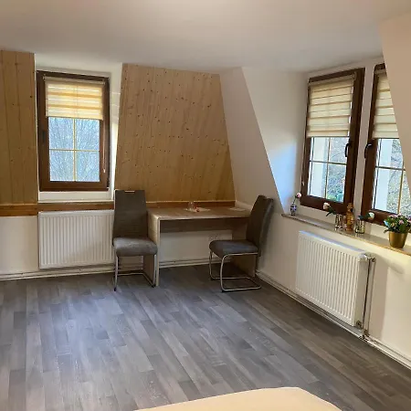 Zimmervermietung Abir Гостевой дом *