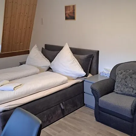 Zimmervermietung Abir Гостевой дом *