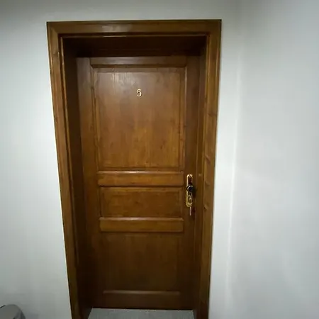 Zimmervermietung Abir Πανσιόν *